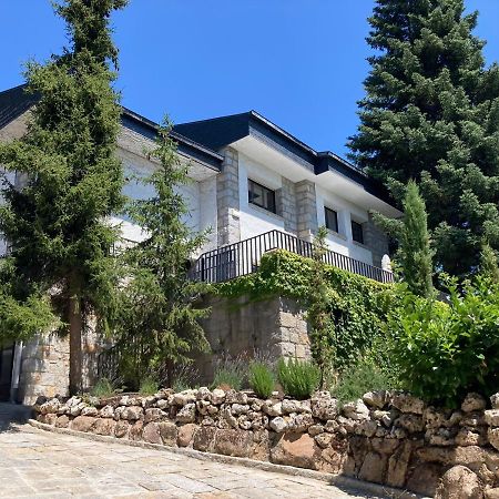 Villa Los Cedros, Gran Chalet Con Piscina Y Apartamento En Navacerrada Exterior foto