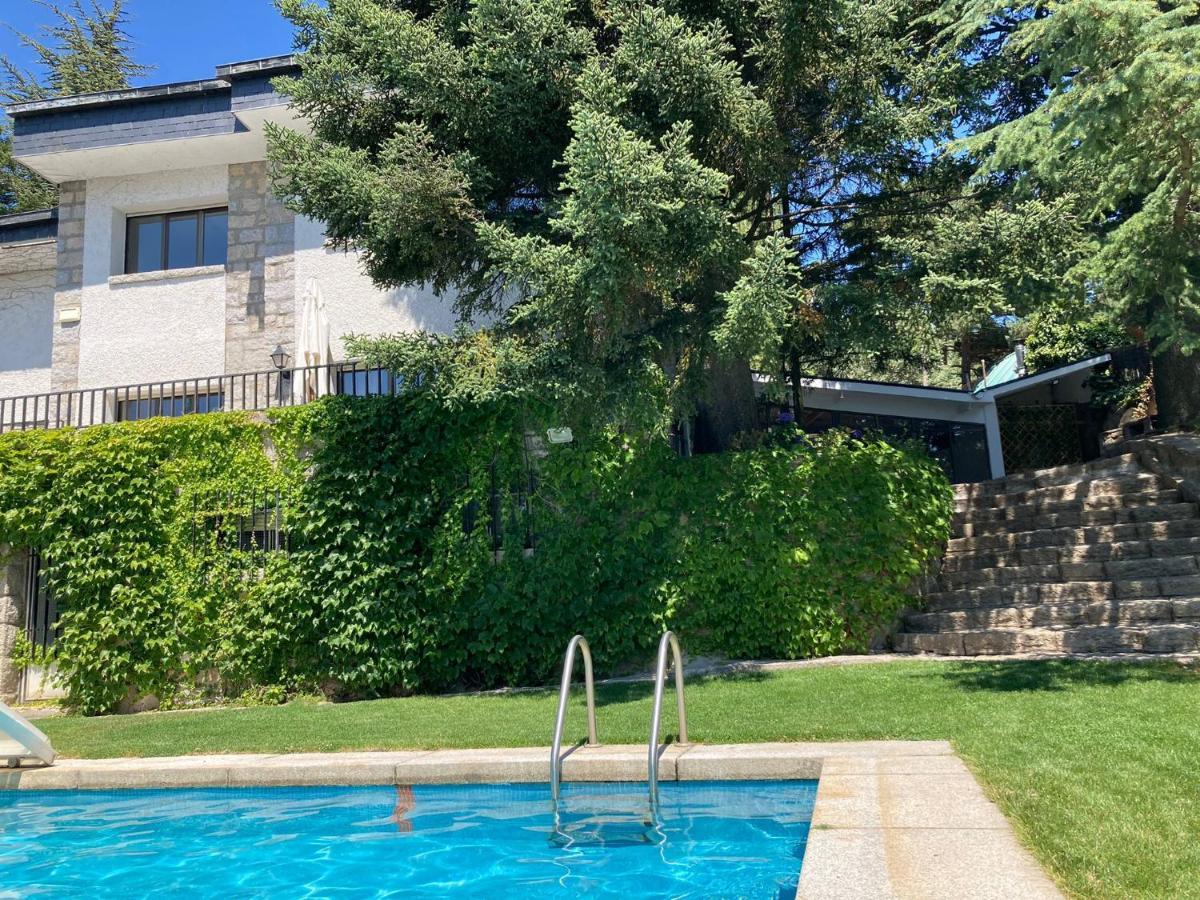 Los Cedros, Gran Chalet Con Piscina Y Apartamento En Navacerrada Exterior foto