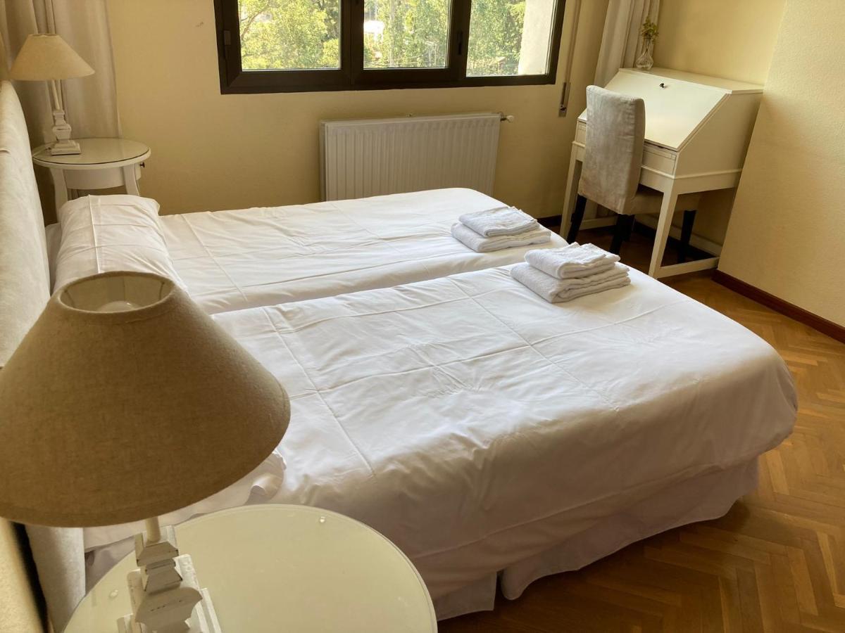 Los Cedros, Gran Chalet Con Piscina Y Apartamento En Navacerrada Exterior foto
