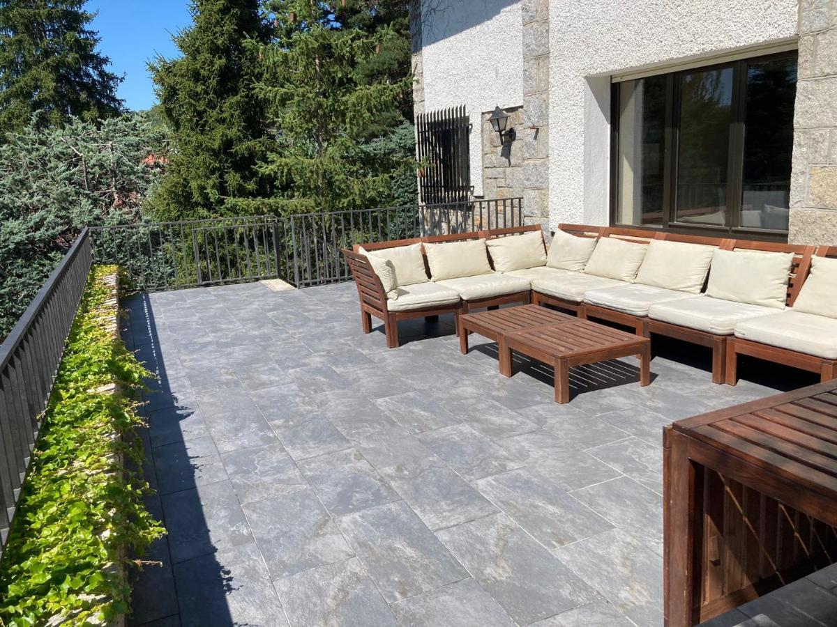 Los Cedros, Gran Chalet Con Piscina Y Apartamento En Navacerrada Exterior foto