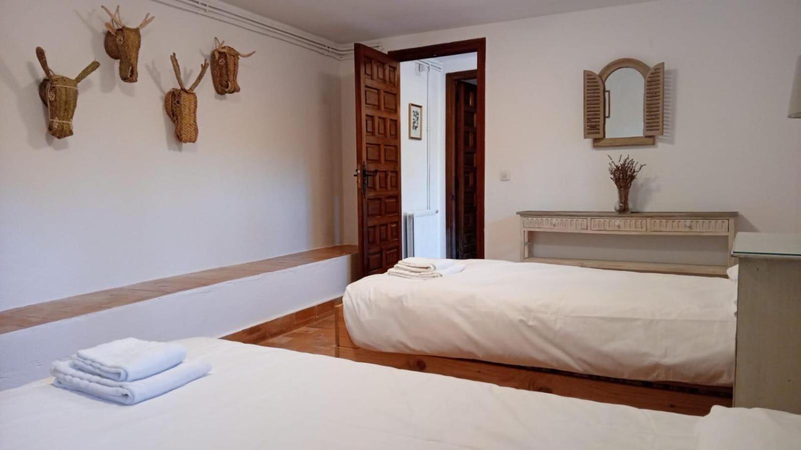 Los Cedros, Gran Chalet Con Piscina Y Apartamento En Navacerrada Exterior foto